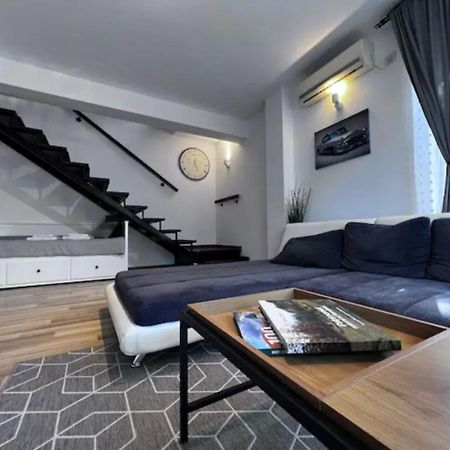 Vila Luminoasa Cu Curte Privata Βουκουρέστι Εξωτερικό φωτογραφία