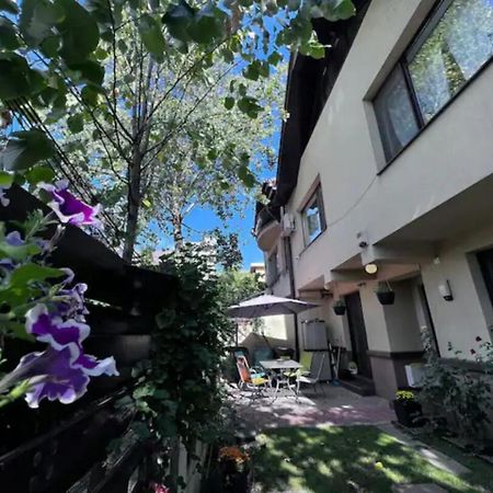 Vila Luminoasa Cu Curte Privata Βουκουρέστι Εξωτερικό φωτογραφία