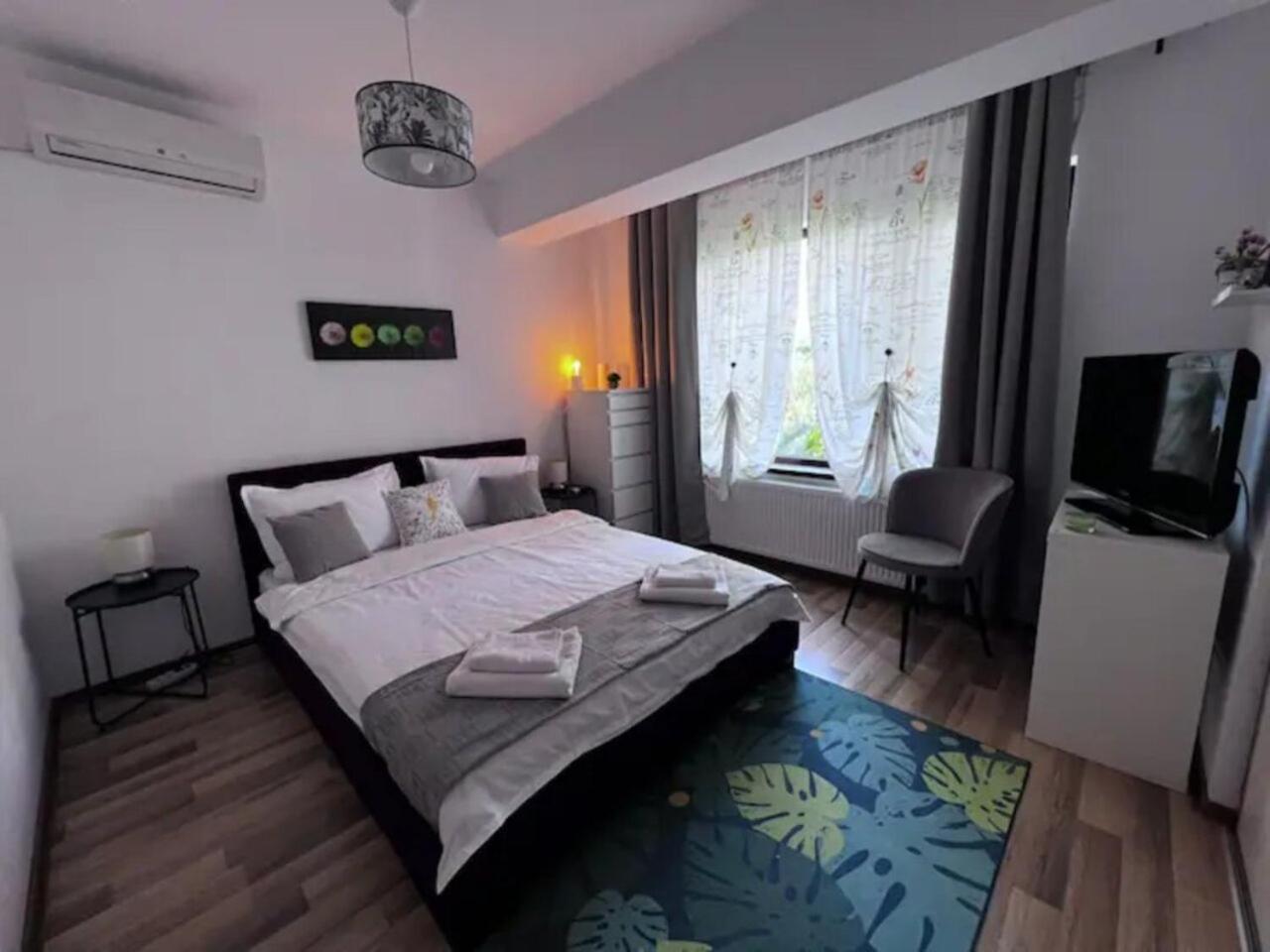Vila Luminoasa Cu Curte Privata Βουκουρέστι Εξωτερικό φωτογραφία