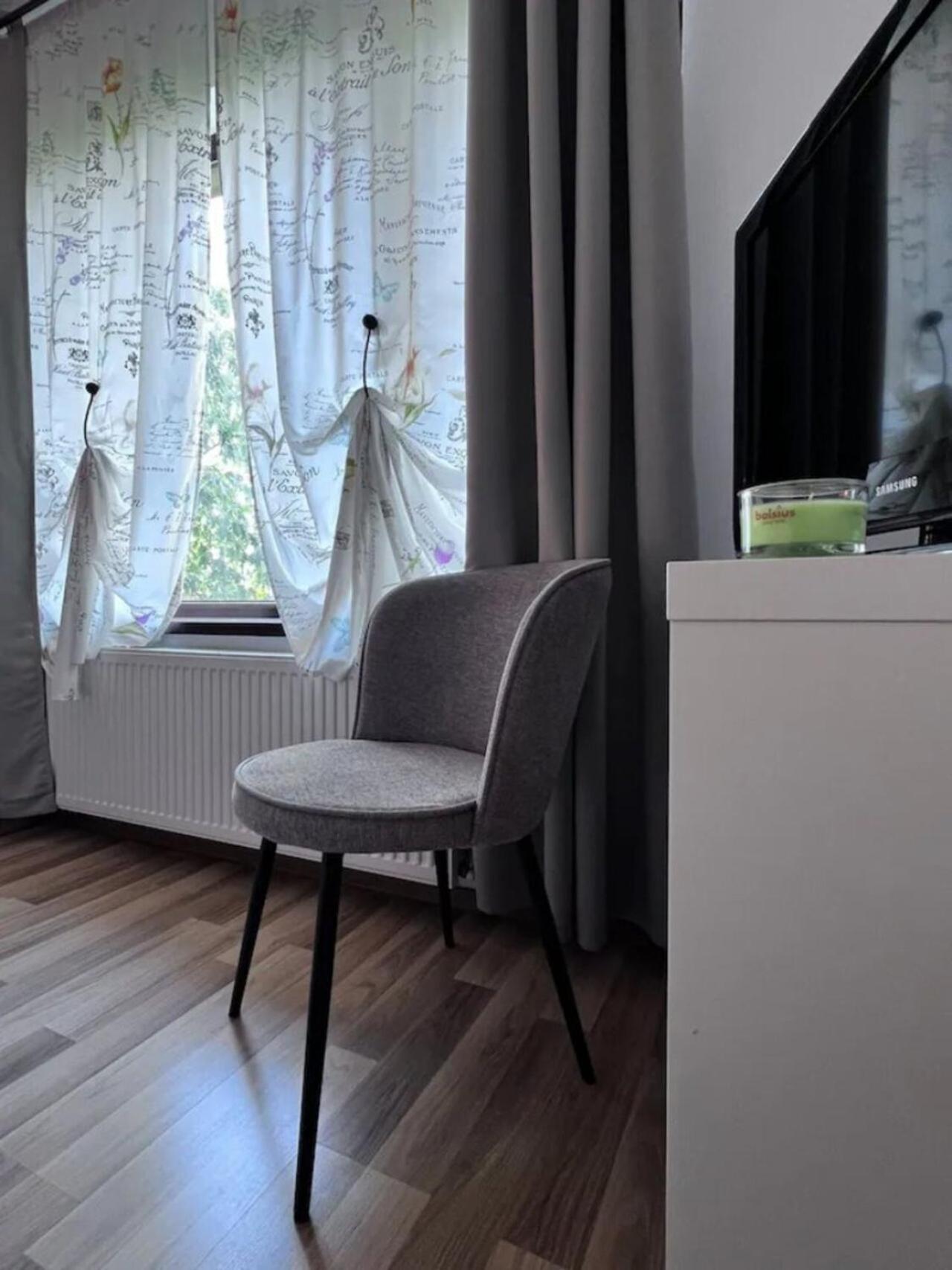 Vila Luminoasa Cu Curte Privata Βουκουρέστι Εξωτερικό φωτογραφία