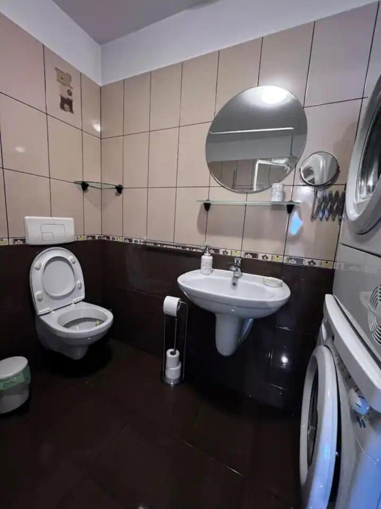 Vila Luminoasa Cu Curte Privata Βουκουρέστι Εξωτερικό φωτογραφία